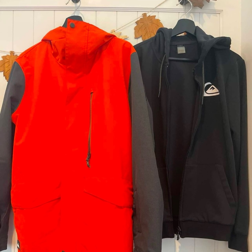 Worn once!  Like new Quicksilver 3in1 snowboard jacket.